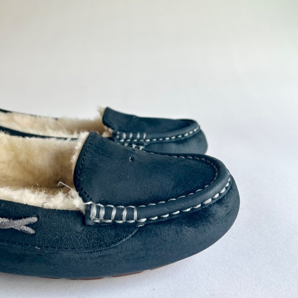 UGG Black Suede Faux Fur Lining Rubber Outsole Driver Moccasin Loafers size 7 - Picture 4 of 12